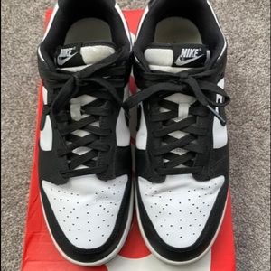 Black and white dunks - 9.5 - never worn - no box